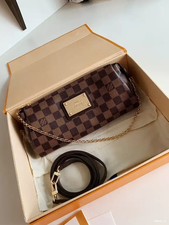 VUITTON EVA LOUIS 0412